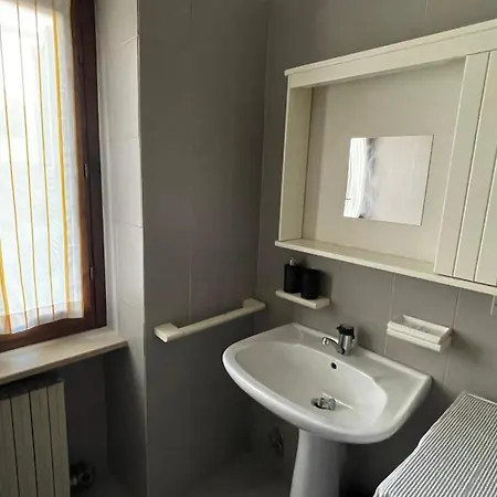 La Piazzetta, Il Centro Di * بييلا